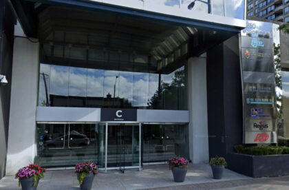 3250 Rue Bloor Ouest