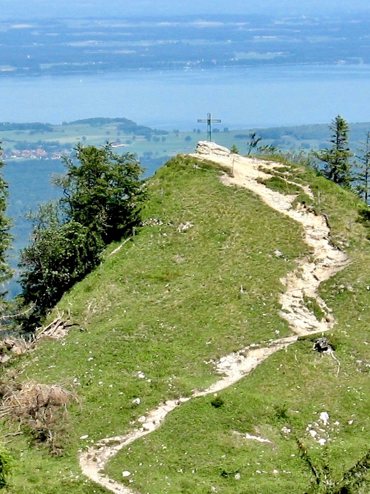 Sentier sur une colline